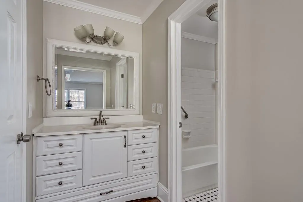 408 Bainbridge Drive, Sandy Springs, Georgia 30327, 2 Bedrooms Bedrooms, ,2 BathroomsBathrooms,Residential,Sold,408 Bainbridge Drive,6692995