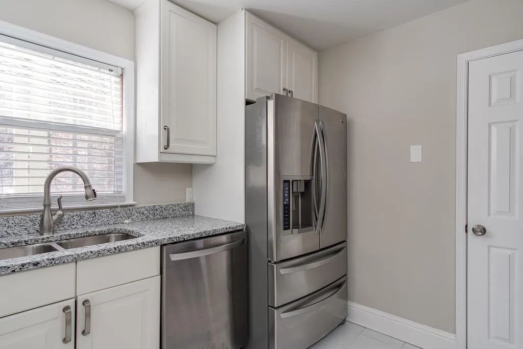 408 Bainbridge Drive, Sandy Springs, Georgia 30327, 2 Bedrooms Bedrooms, ,2 BathroomsBathrooms,Residential,Sold,408 Bainbridge Drive,6692995