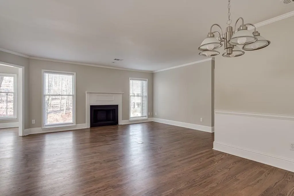 408 Bainbridge Drive, Sandy Springs, Georgia 30327, 2 Bedrooms Bedrooms, ,2 BathroomsBathrooms,Residential,Sold,408 Bainbridge Drive,6692995