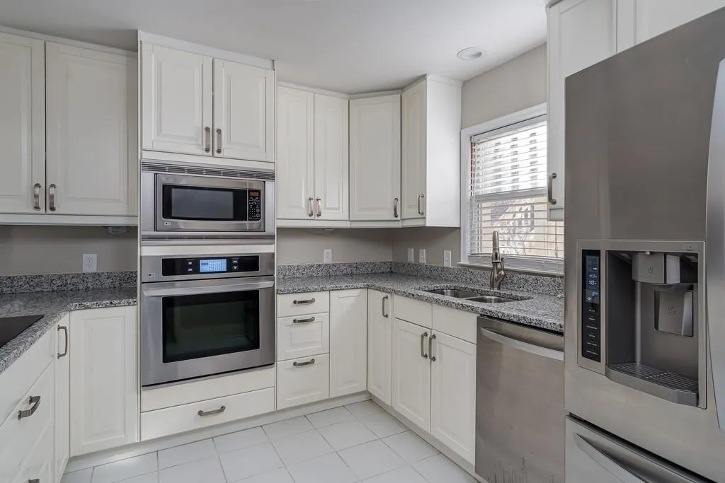 408 Bainbridge Drive, Sandy Springs, Georgia 30327, 2 Bedrooms Bedrooms, ,2 BathroomsBathrooms,Residential,Sold,408 Bainbridge Drive,6692995
