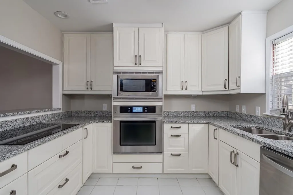 408 Bainbridge Drive, Sandy Springs, Georgia 30327, 2 Bedrooms Bedrooms, ,2 BathroomsBathrooms,Residential,Sold,408 Bainbridge Drive,6692995