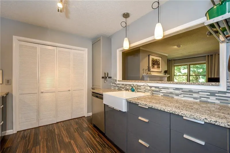 605 Abingdon Way, Sandy Springs, Georgia 30328, 2 Bedrooms Bedrooms, ,2 BathroomsBathrooms,Residential,Sold,605 Abingdon Way,6089878