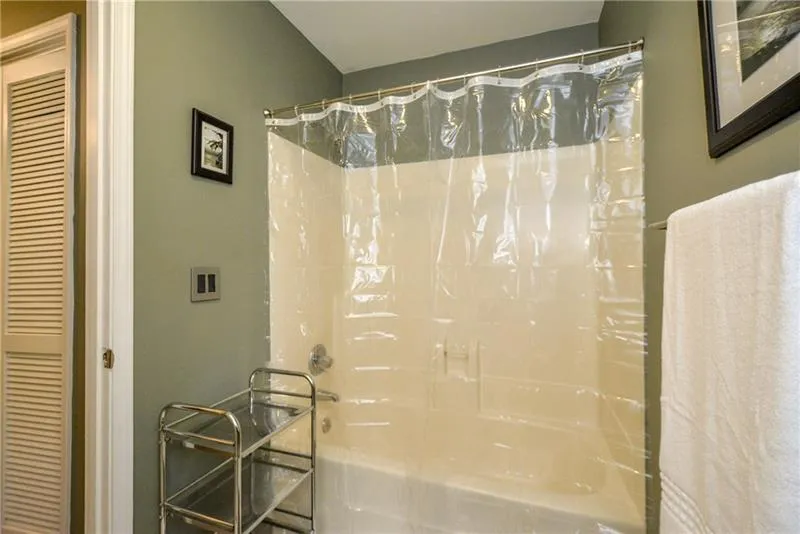 605 Abingdon Way, Sandy Springs, Georgia 30328, 2 Bedrooms Bedrooms, ,2 BathroomsBathrooms,Residential,Sold,605 Abingdon Way,6089878