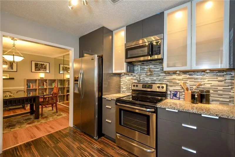 605 Abingdon Way, Sandy Springs, Georgia 30328, 2 Bedrooms Bedrooms, ,2 BathroomsBathrooms,Residential,Sold,605 Abingdon Way,6089878