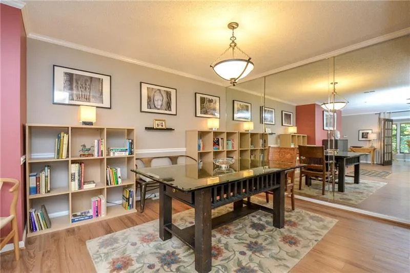 605 Abingdon Way, Sandy Springs, Georgia 30328, 2 Bedrooms Bedrooms, ,2 BathroomsBathrooms,Residential,Sold,605 Abingdon Way,6089878