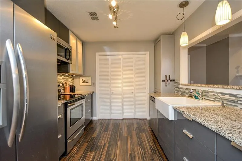 605 Abingdon Way, Sandy Springs, Georgia 30328, 2 Bedrooms Bedrooms, ,2 BathroomsBathrooms,Residential,Sold,605 Abingdon Way,6089878