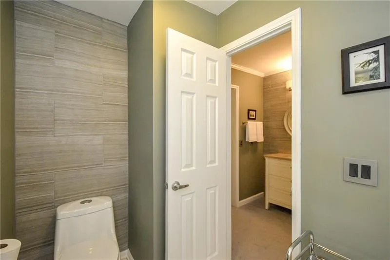 605 Abingdon Way, Sandy Springs, Georgia 30328, 2 Bedrooms Bedrooms, ,2 BathroomsBathrooms,Residential,Sold,605 Abingdon Way,6089878