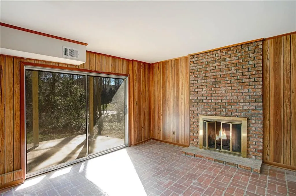 7095 Faunsworth Drive, Atlanta, Georgia 30328, 5 Bedrooms Bedrooms, ,3 BathroomsBathrooms,Residential,Sold,7095 Faunsworth Drive,6116981