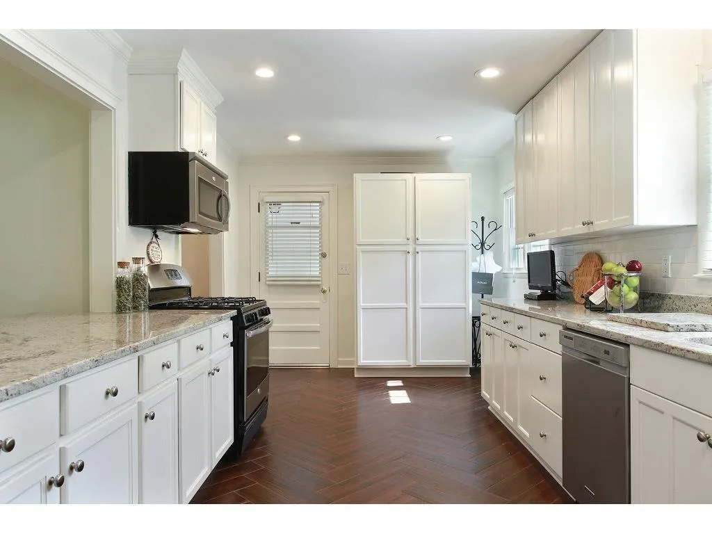 6046 Kayron Drive, Atlanta, Georgia 30328, 4 Bedrooms Bedrooms, ,3 BathroomsBathrooms,Residential,Sold,6046 Kayron Drive,5751971
