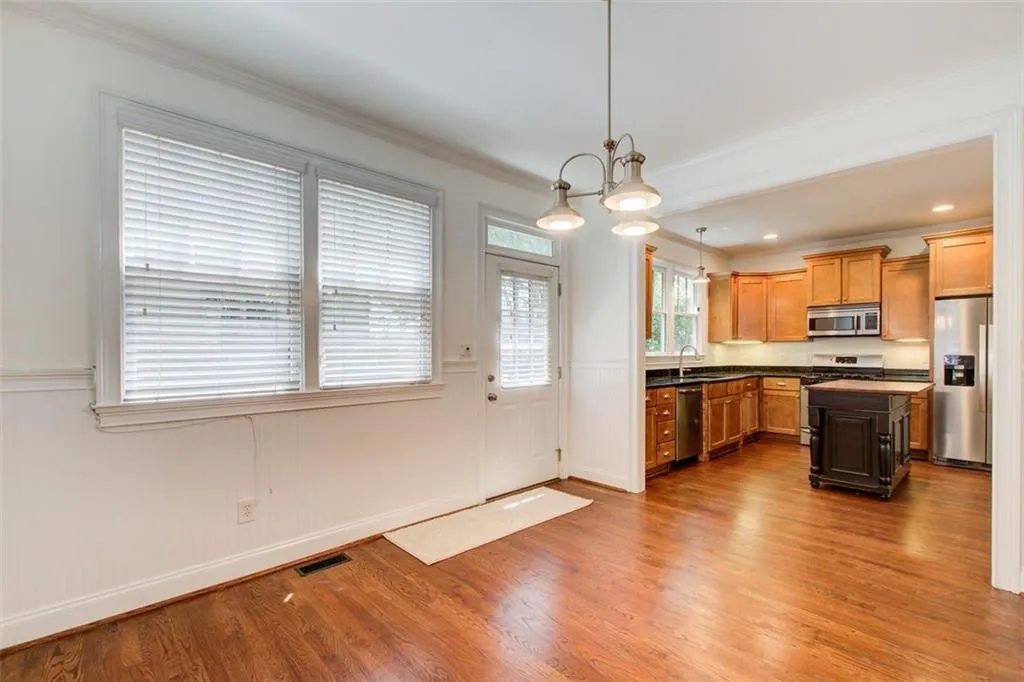 945 Longley Avenue Nw, Atlanta, Georgia 30318, 4 Bedrooms Bedrooms, ,2 BathroomsBathrooms,Residential,For Sale,945 Longley Avenue Nw,7597507