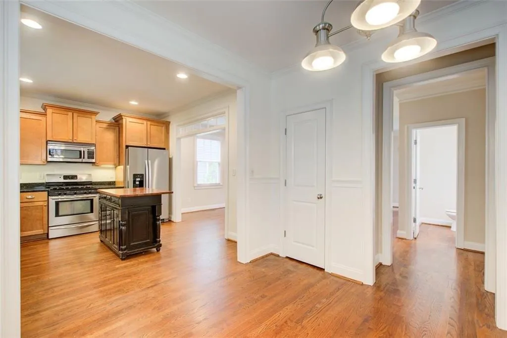 945 Longley Avenue Nw, Atlanta, Georgia 30318, 4 Bedrooms Bedrooms, ,2 BathroomsBathrooms,Residential,For Sale,945 Longley Avenue Nw,7597507