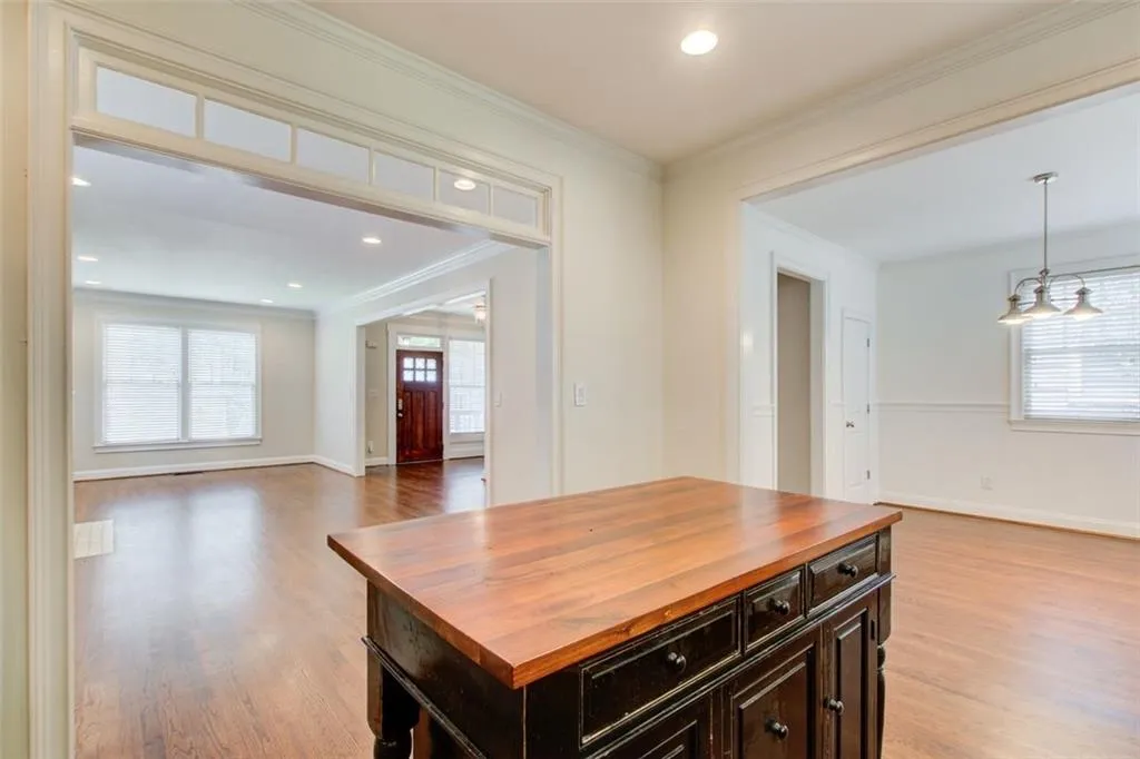 945 Longley Avenue Nw, Atlanta, Georgia 30318, 4 Bedrooms Bedrooms, ,2 BathroomsBathrooms,Residential,For Sale,945 Longley Avenue Nw,7597507