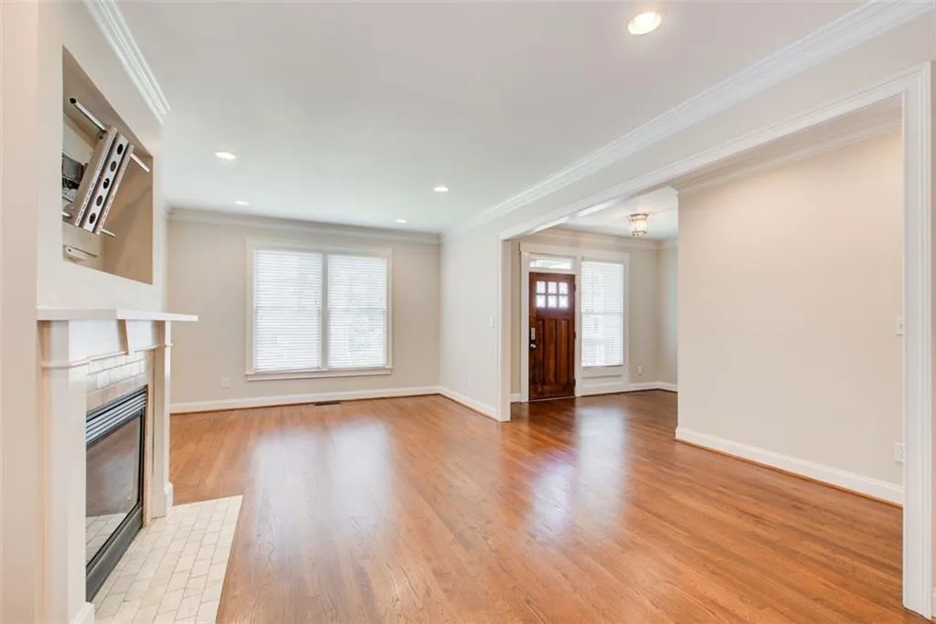 945 Longley Avenue Nw, Atlanta, Georgia 30318, 4 Bedrooms Bedrooms, ,2 BathroomsBathrooms,Residential,For Sale,945 Longley Avenue Nw,7597507