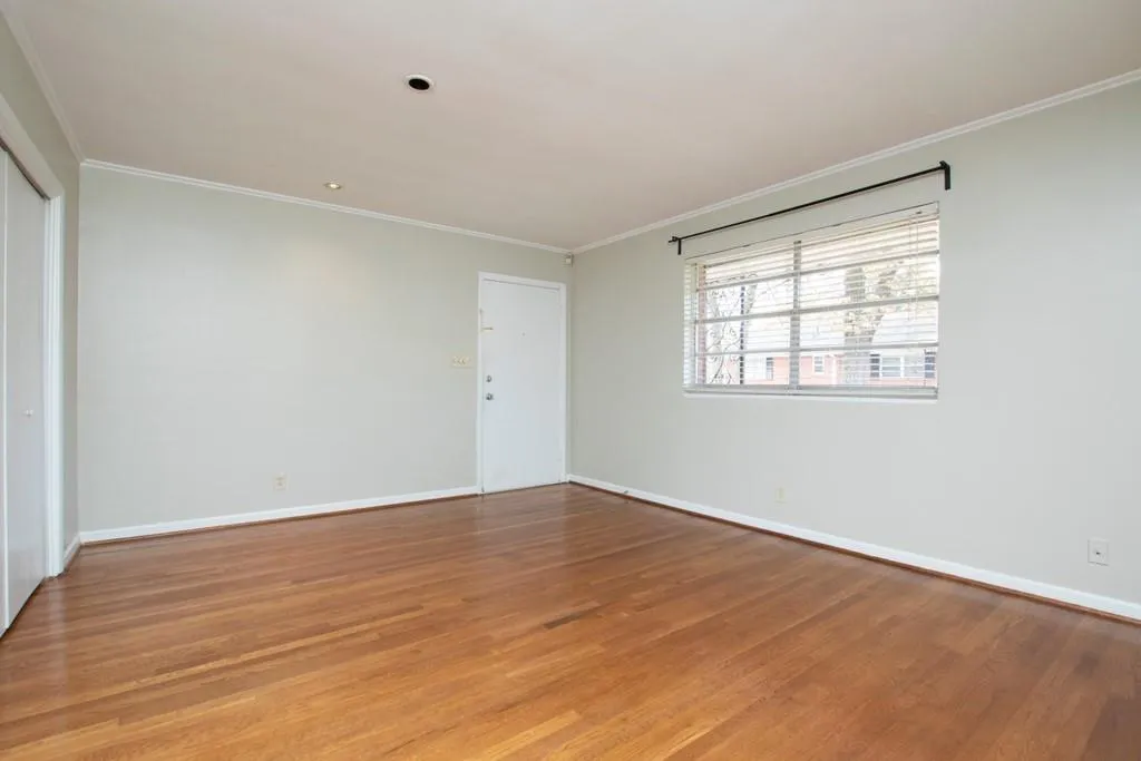 3660 Peachtree Road Ne Unit 4e, Atlanta, Georgia 30319, 2 Bedrooms Bedrooms, ,2 BathroomsBathrooms,Residential,For Sale,3660 Peachtree Road Ne Unit 4e,7664961