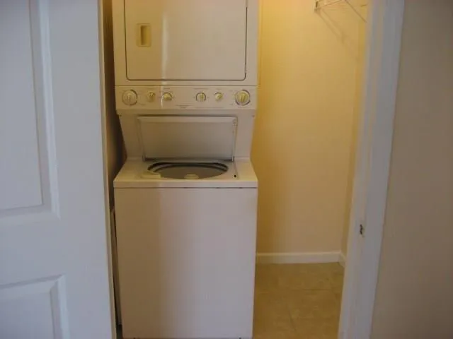 5657 Kingsport Drive, Atlanta, Georgia 30342, 2 Bedrooms Bedrooms, ,1 BathroomBathrooms,Residential,Sold,5657 Kingsport Drive,6111871