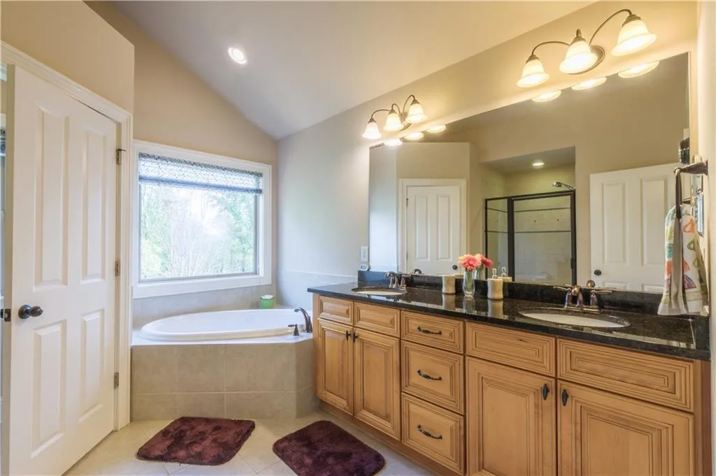 8055 Glisten Avenue, Sandy Springs, Georgia 30328, 3 Bedrooms Bedrooms, ,3 BathroomsBathrooms,Residential,Sold,8055 Glisten Avenue,6706915