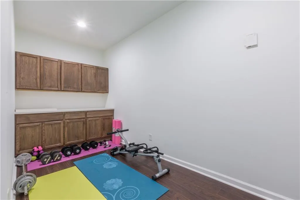 8055 Glisten Avenue, Sandy Springs, Georgia 30328, 3 Bedrooms Bedrooms, ,3 BathroomsBathrooms,Residential,Sold,8055 Glisten Avenue,6706915