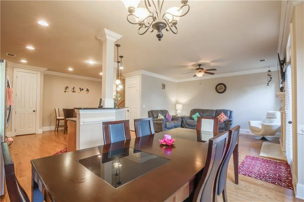 8055 Glisten Avenue, Sandy Springs, Georgia 30328, 3 Bedrooms Bedrooms, ,3 BathroomsBathrooms,Residential,Sold,8055 Glisten Avenue,6706915