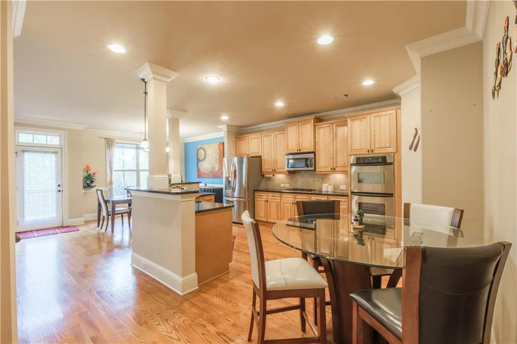 8055 Glisten Avenue, Sandy Springs, Georgia 30328, 3 Bedrooms Bedrooms, ,3 BathroomsBathrooms,Residential,Sold,8055 Glisten Avenue,6706915
