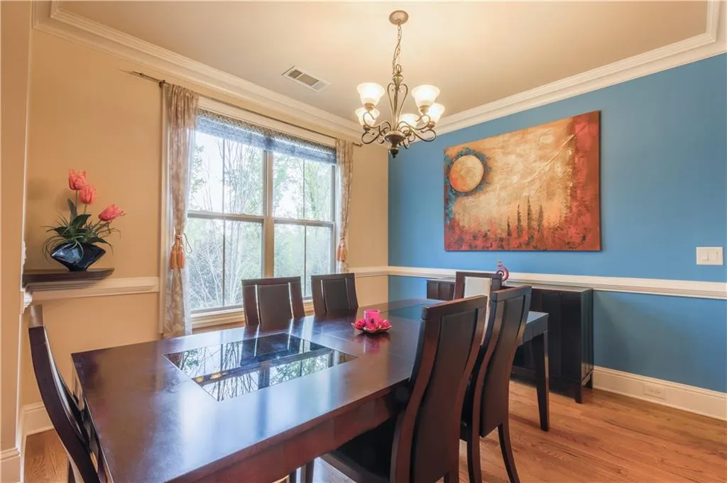 8055 Glisten Avenue, Sandy Springs, Georgia 30328, 3 Bedrooms Bedrooms, ,3 BathroomsBathrooms,Residential,Sold,8055 Glisten Avenue,6706915