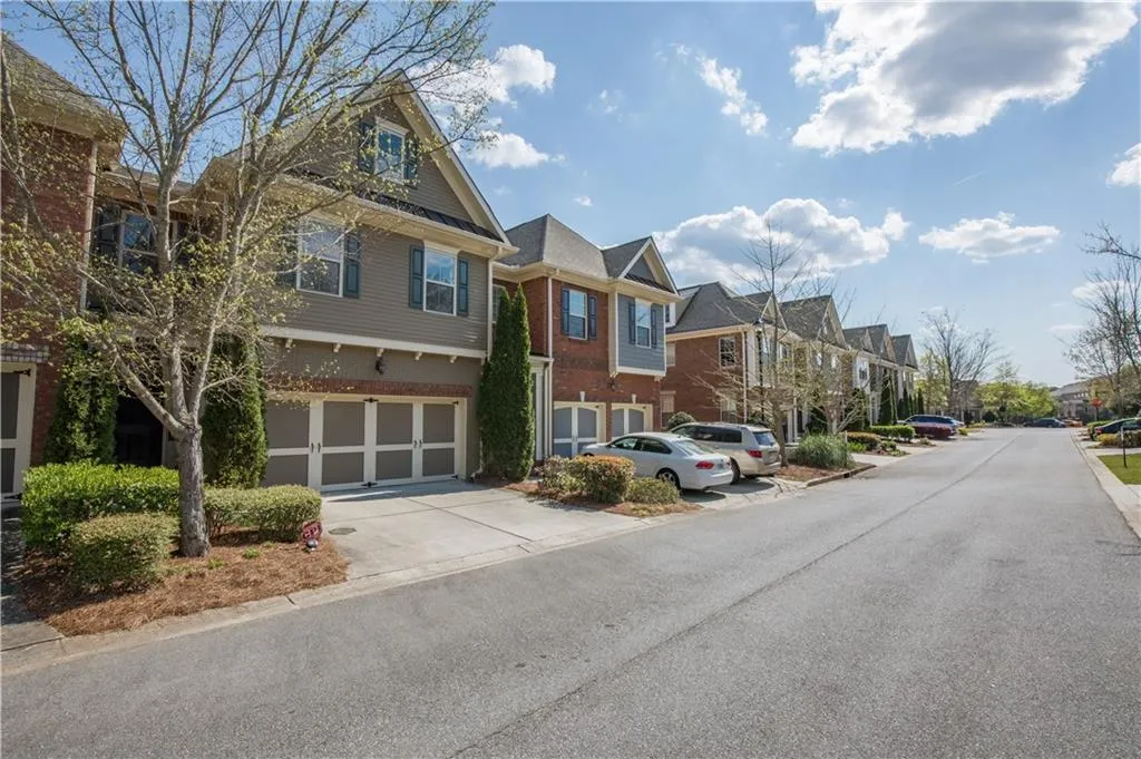 8055 Glisten Avenue, Sandy Springs, Georgia 30328, 3 Bedrooms Bedrooms, ,3 BathroomsBathrooms,Residential,Sold,8055 Glisten Avenue,6706915