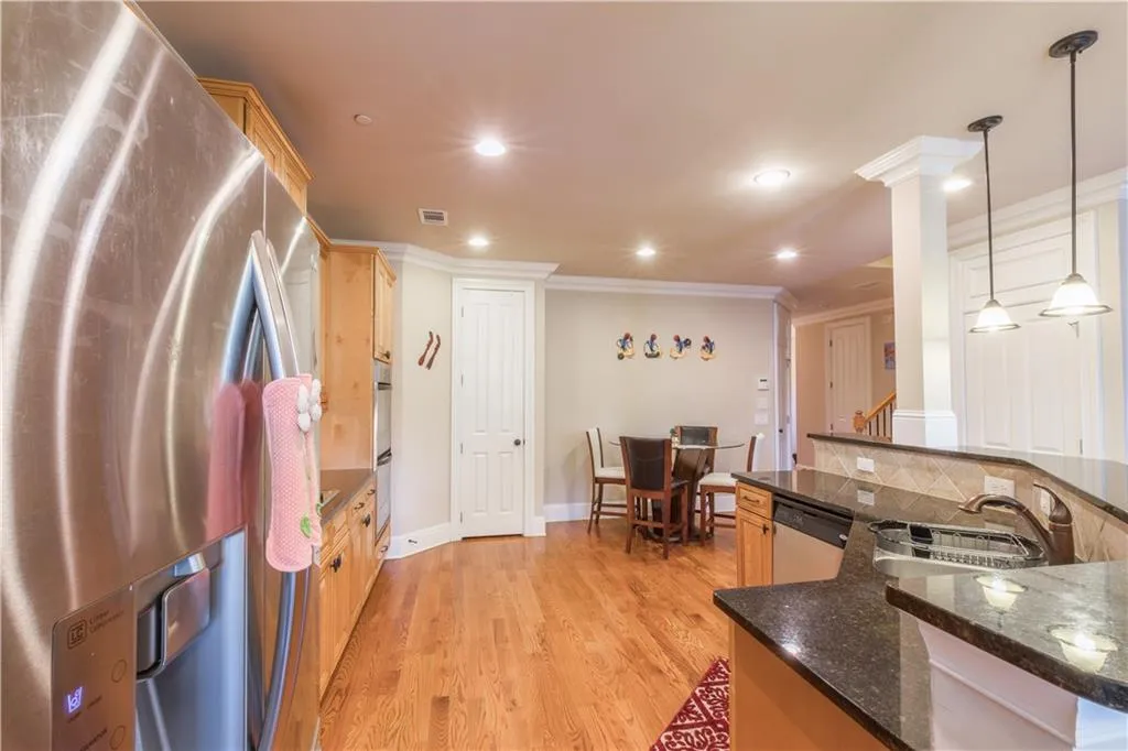 8055 Glisten Avenue, Sandy Springs, Georgia 30328, 3 Bedrooms Bedrooms, ,3 BathroomsBathrooms,Residential,Sold,8055 Glisten Avenue,6706915