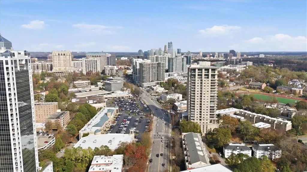2855 Peachtree Road Ne Unit 124, Atlanta, Georgia 30305, 2 Bedrooms Bedrooms, ,2 BathroomsBathrooms,Residential,For Sale,2855 Peachtree Road Ne Unit 124,7686669