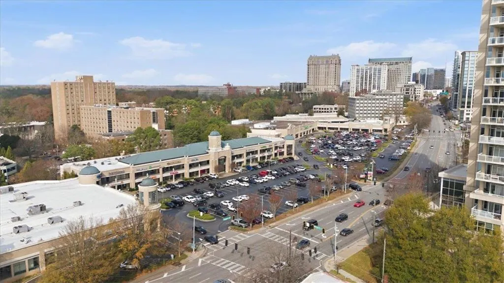 2855 Peachtree Road Ne Unit 124, Atlanta, Georgia 30305, 2 Bedrooms Bedrooms, ,2 BathroomsBathrooms,Residential,For Sale,2855 Peachtree Road Ne Unit 124,7686669