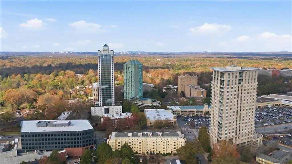 2855 Peachtree Road Ne Unit 124, Atlanta, Georgia 30305, 2 Bedrooms Bedrooms, ,2 BathroomsBathrooms,Residential,For Sale,2855 Peachtree Road Ne Unit 124,7686669