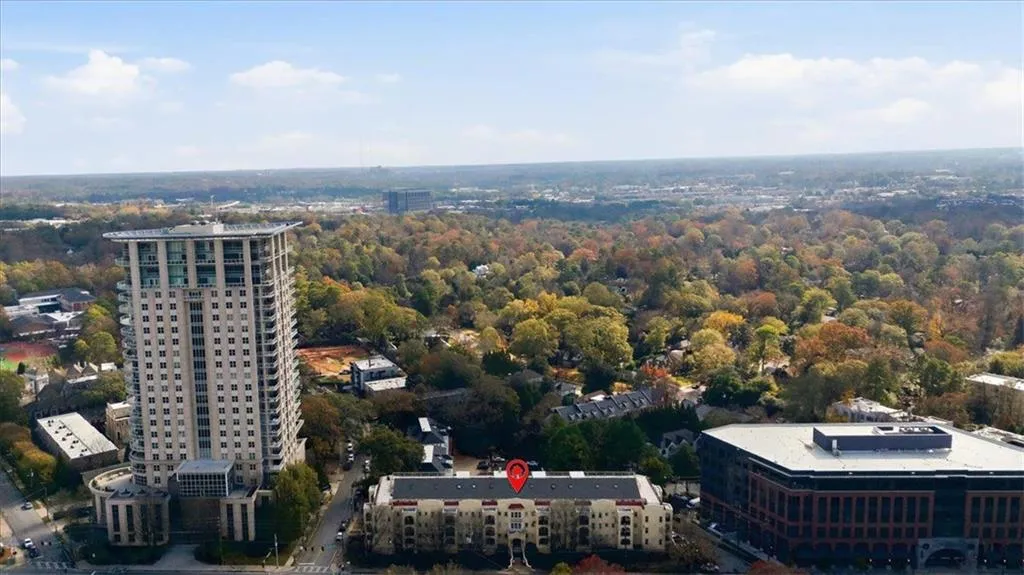2855 Peachtree Road Ne Unit 124, Atlanta, Georgia 30305, 2 Bedrooms Bedrooms, ,2 BathroomsBathrooms,Residential,For Sale,2855 Peachtree Road Ne Unit 124,7686669