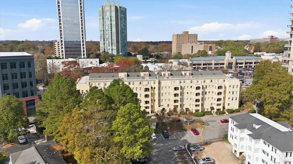2855 Peachtree Road Ne Unit 124, Atlanta, Georgia 30305, 2 Bedrooms Bedrooms, ,2 BathroomsBathrooms,Residential,For Sale,2855 Peachtree Road Ne Unit 124,7686669