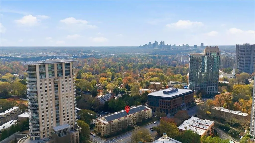 2855 Peachtree Road Ne Unit 124, Atlanta, Georgia 30305, 2 Bedrooms Bedrooms, ,2 BathroomsBathrooms,Residential,For Sale,2855 Peachtree Road Ne Unit 124,7686669