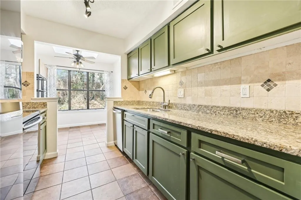 ALL APPLIANCES INCLUDED!!