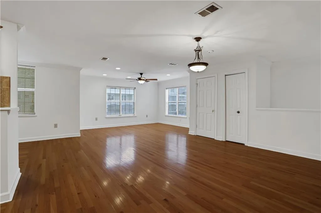 3655 Habersham Road Ne Unit 254b, Atlanta, Georgia 30305, 1 Bedroom Bedrooms, ,2 BathroomsBathrooms,Residential,For Sale,3655 Habersham Road Ne Unit 254b,7628368