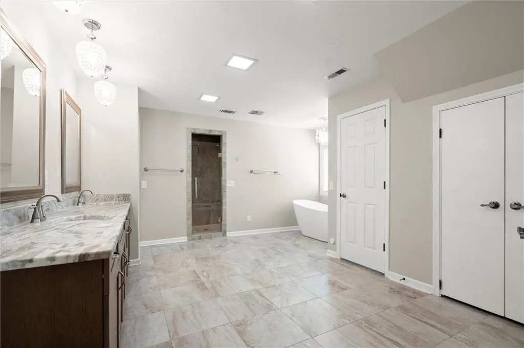 9335 Huntcliff Trace, Atlanta, Georgia 30350, 5 Bedrooms Bedrooms, ,5 BathroomsBathrooms,Residential,For Sale,9335 Huntcliff Trace,7744397