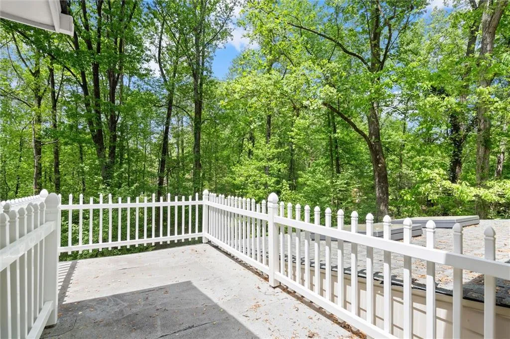 9335 Huntcliff Trace, Atlanta, Georgia 30350, 5 Bedrooms Bedrooms, ,5 BathroomsBathrooms,Residential,For Sale,9335 Huntcliff Trace,7744397