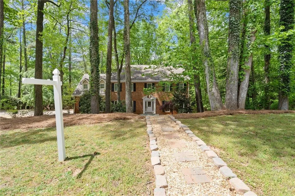 9335 Huntcliff Trace, Atlanta, Georgia 30350, 5 Bedrooms Bedrooms, ,5 BathroomsBathrooms,Residential,For Sale,9335 Huntcliff Trace,7744397