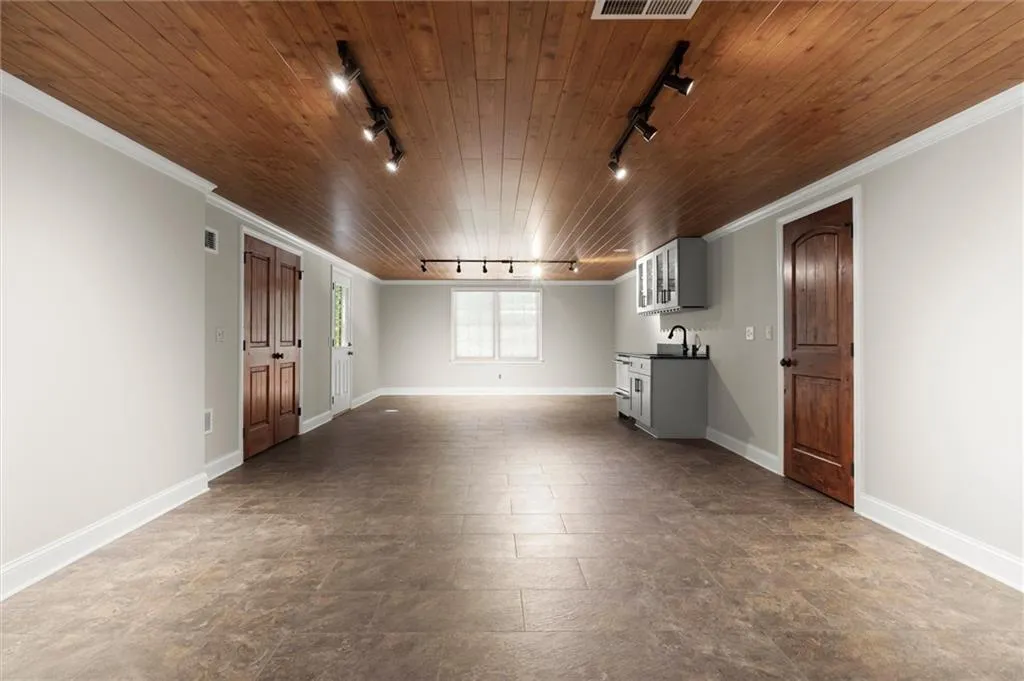9335 Huntcliff Trace, Atlanta, Georgia 30350, 5 Bedrooms Bedrooms, ,5 BathroomsBathrooms,Residential,For Sale,9335 Huntcliff Trace,7744397