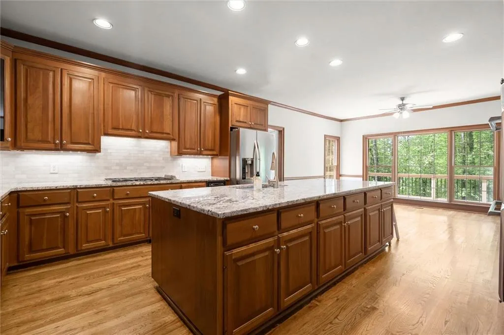 9335 Huntcliff Trace, Atlanta, Georgia 30350, 5 Bedrooms Bedrooms, ,5 BathroomsBathrooms,Residential,For Sale,9335 Huntcliff Trace,7744397