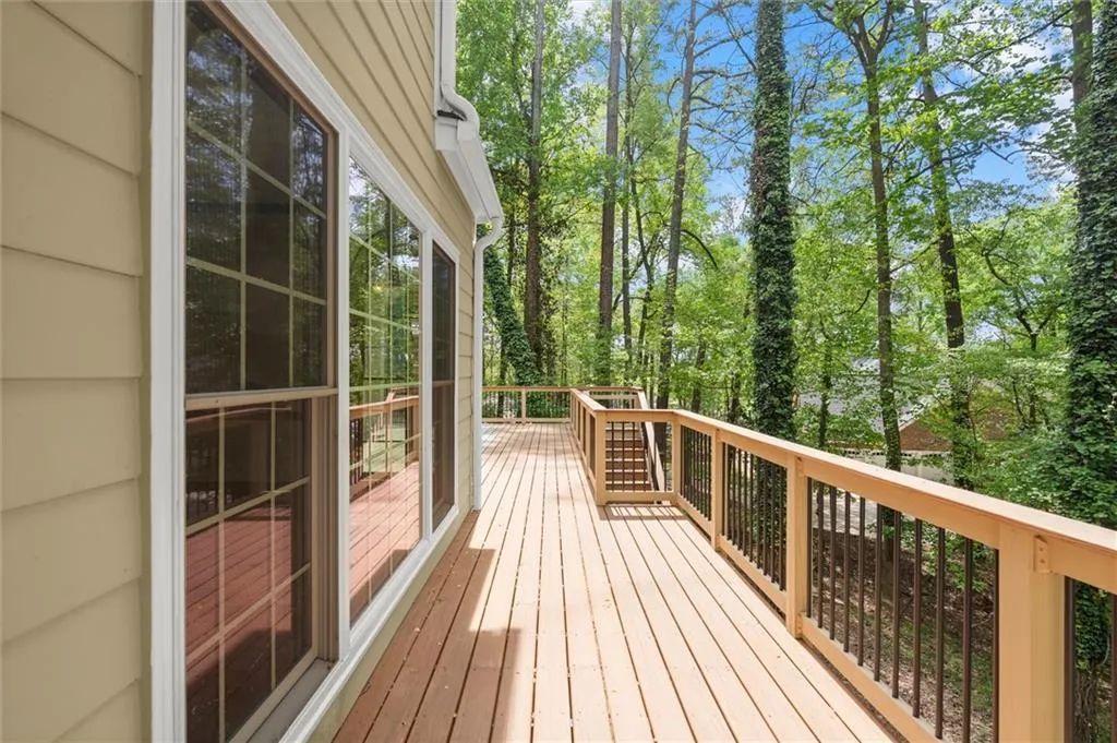9335 Huntcliff Trace, Atlanta, Georgia 30350, 5 Bedrooms Bedrooms, ,5 BathroomsBathrooms,Residential,For Sale,9335 Huntcliff Trace,7744397