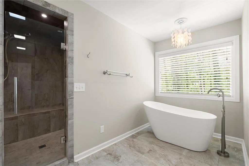 9335 Huntcliff Trace, Atlanta, Georgia 30350, 5 Bedrooms Bedrooms, ,5 BathroomsBathrooms,Residential,For Sale,9335 Huntcliff Trace,7744397