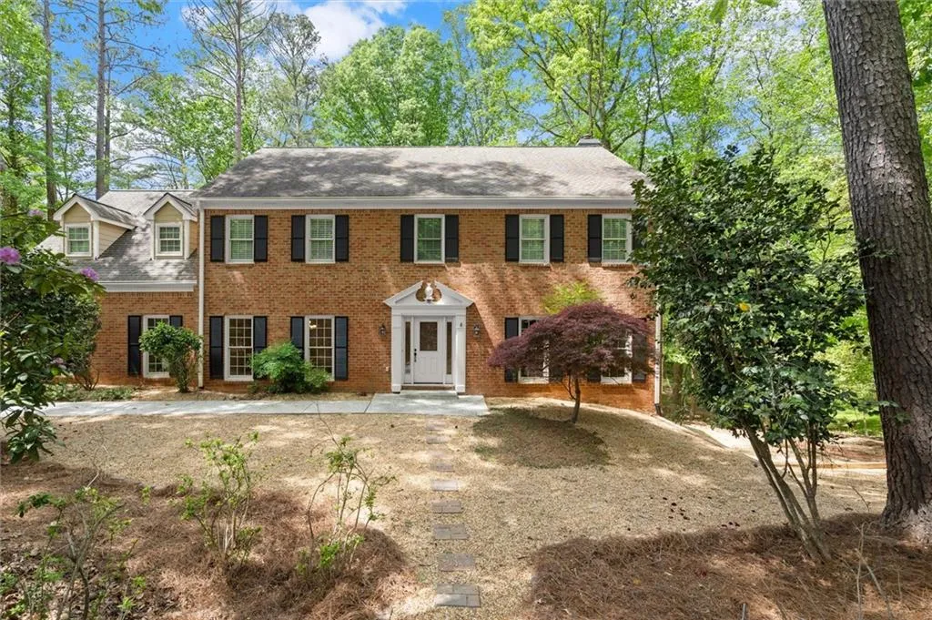 9335 Huntcliff Trace, Atlanta, Georgia 30350, 5 Bedrooms Bedrooms, ,5 BathroomsBathrooms,Residential,For Sale,9335 Huntcliff Trace,7744397