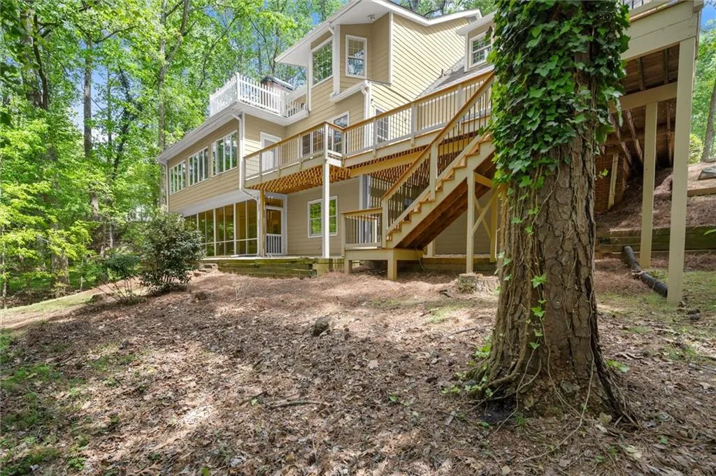9335 Huntcliff Trace, Atlanta, Georgia 30350, 5 Bedrooms Bedrooms, ,5 BathroomsBathrooms,Residential,For Sale,9335 Huntcliff Trace,7744397