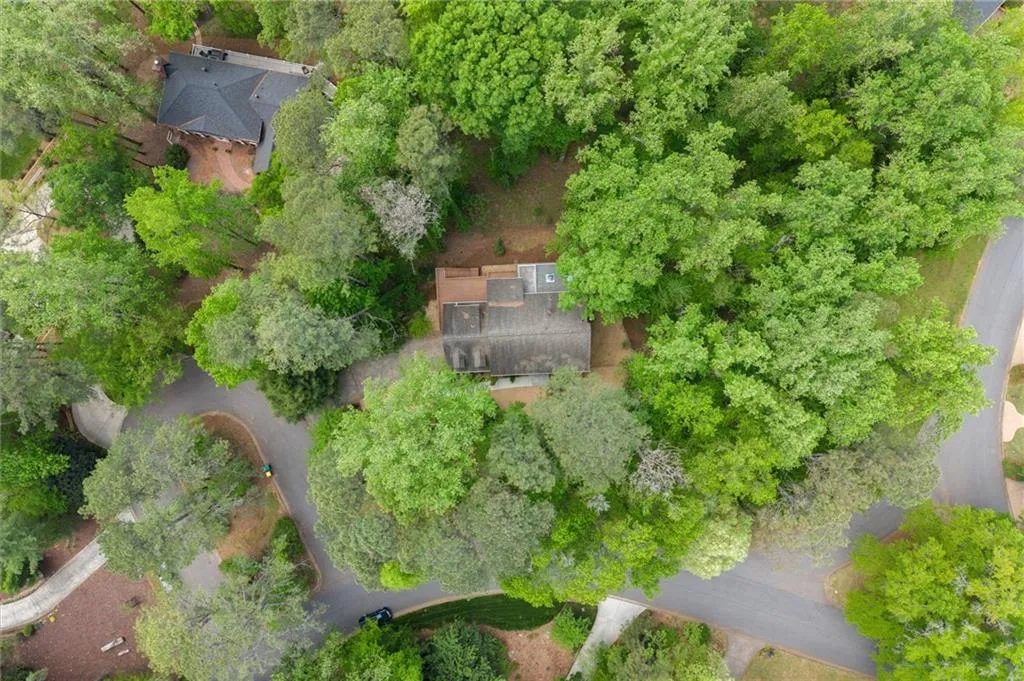 9335 Huntcliff Trace, Atlanta, Georgia 30350, 5 Bedrooms Bedrooms, ,5 BathroomsBathrooms,Residential,For Sale,9335 Huntcliff Trace,7744397