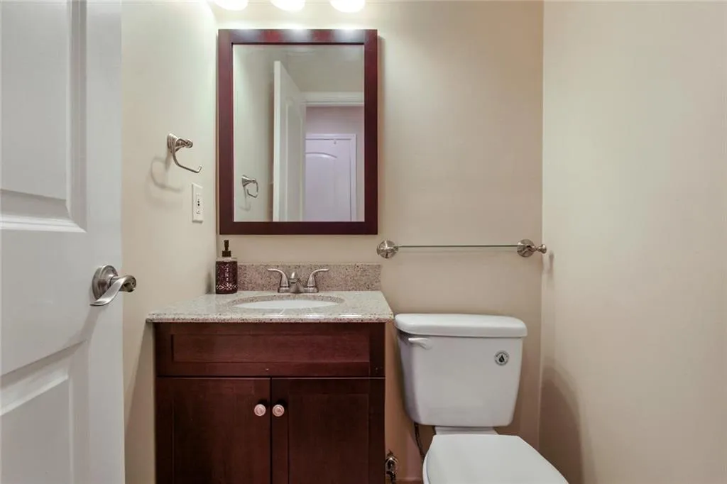 310 Winding River Drive Unit B, Sandy Springs, Georgia 30350, 3 Bedrooms Bedrooms, ,2 BathroomsBathrooms,Residential,Sold,310 Winding River Drive Unit B,6914531