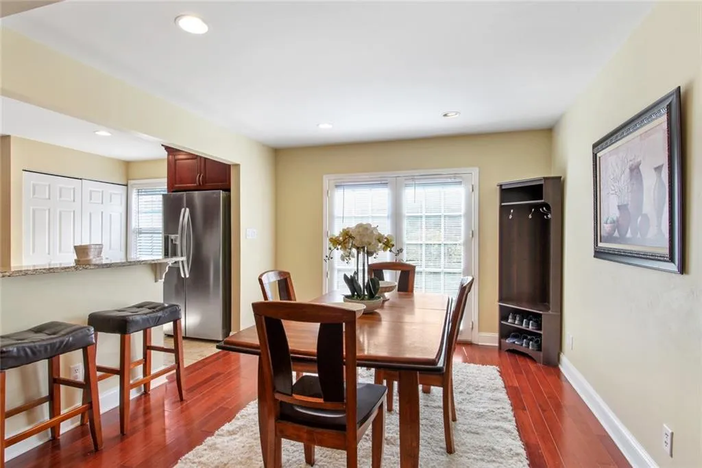 310 Winding River Drive Unit B, Sandy Springs, Georgia 30350, 3 Bedrooms Bedrooms, ,2 BathroomsBathrooms,Residential,Sold,310 Winding River Drive Unit B,6914531