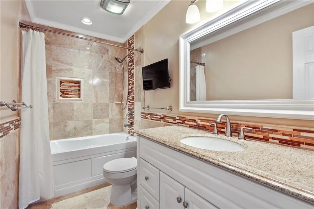 310 Winding River Drive Unit B, Sandy Springs, Georgia 30350, 3 Bedrooms Bedrooms, ,2 BathroomsBathrooms,Residential,Sold,310 Winding River Drive Unit B,6914531