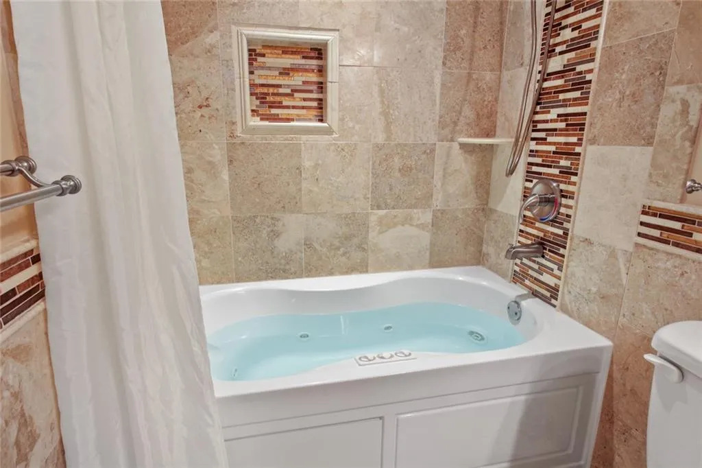 310 Winding River Drive Unit B, Sandy Springs, Georgia 30350, 3 Bedrooms Bedrooms, ,2 BathroomsBathrooms,Residential,Sold,310 Winding River Drive Unit B,6914531