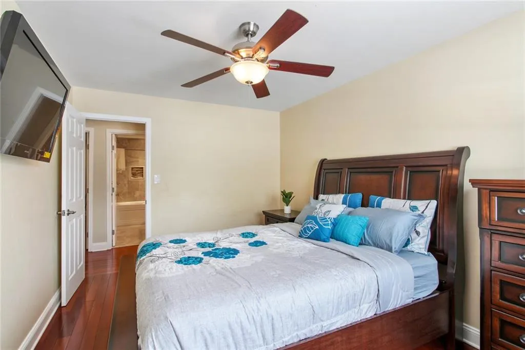 310 Winding River Drive Unit B, Sandy Springs, Georgia 30350, 3 Bedrooms Bedrooms, ,2 BathroomsBathrooms,Residential,Sold,310 Winding River Drive Unit B,6914531