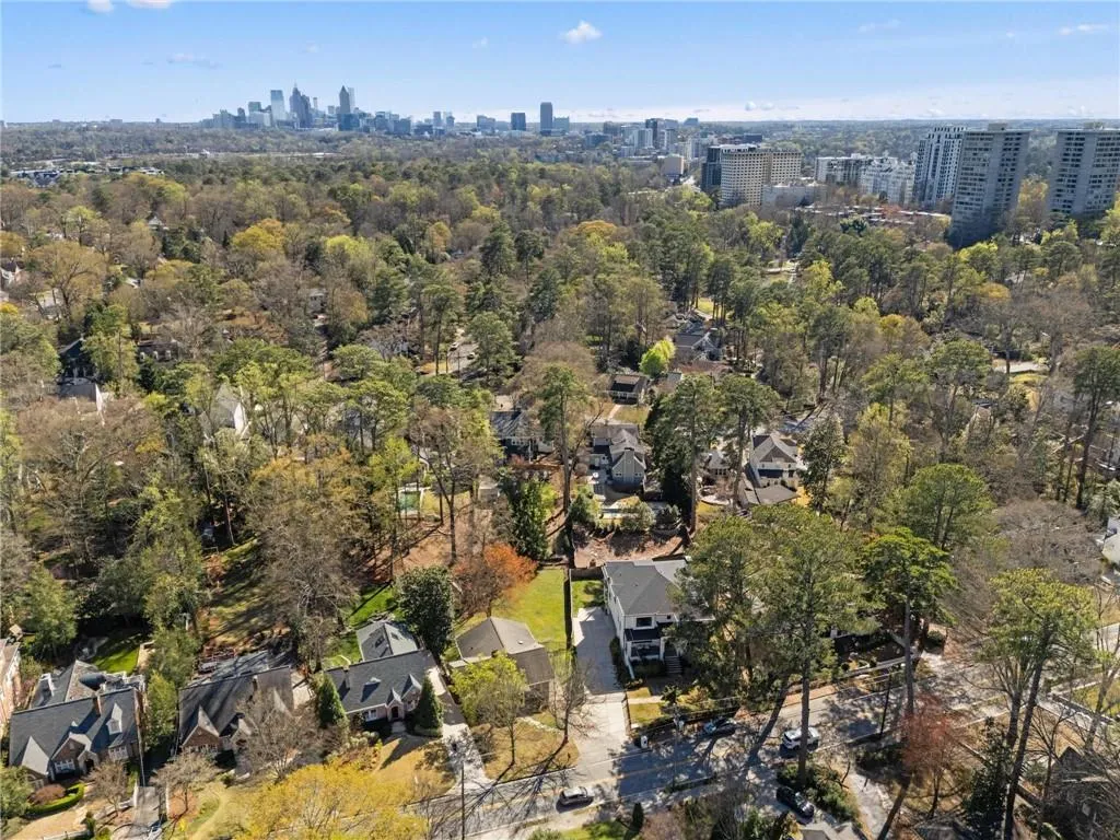 183 E Wesley Road Ne, Atlanta, Georgia 30305, 3 Bedrooms Bedrooms, 0 ,3 BathroomsBathrooms,Residential,For Sale,183 E Wesley Road Ne,7730943